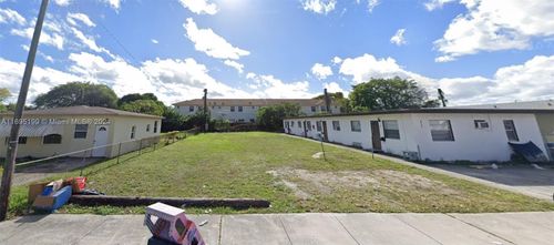 10 Nw St, Hallandale, FL, 33009 | Card Image