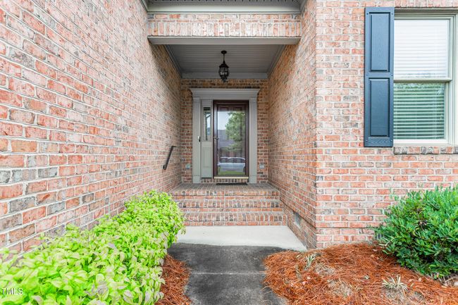 Front porch | Image 7