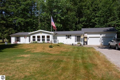 8486 Constitution Boulevard, Cadillac, MI, 49601 | Card Image