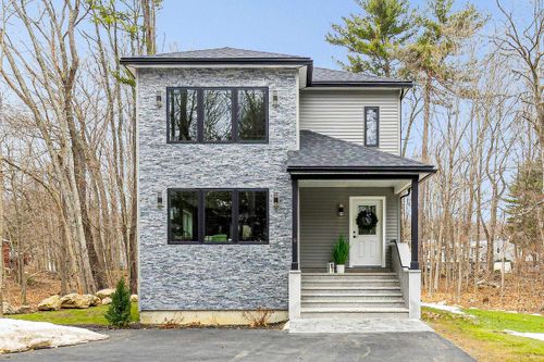 9 Trues Pkwy, Sandown, NH, 03873-2713 | Card Image