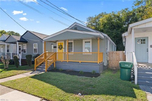 2207 Marshall Ave, Newport News, VA, 23607-4617 | Card Image