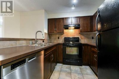 115 Prestwick Villas Se, Condo with 2 bedrooms, 2 bathrooms and 1 parking in Calgary AB | Image 3