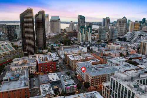 5191-450 J St, San Diego, CA, 92101-5437 | Card Image