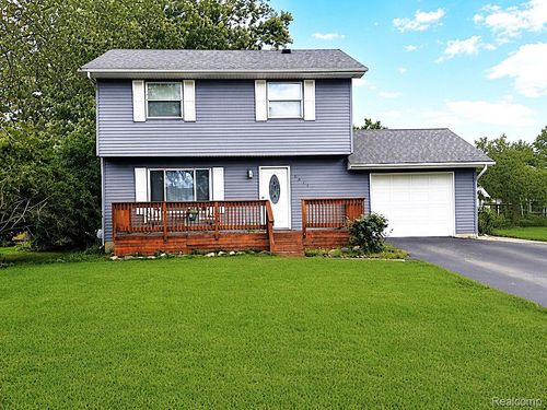5471 Ole Banner Trl, Grand Blanc, MI, 48439-7641 | Card Image