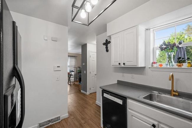 124 Pleasant Ridge Rd, House other with 3 bedrooms, 2 bathrooms and 1 parking in Mc Kees Rocks PA | Image 12