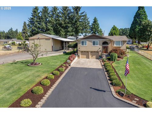 20582 S South End Rd, Oregon City, OR, 97045-7714 | Card Image