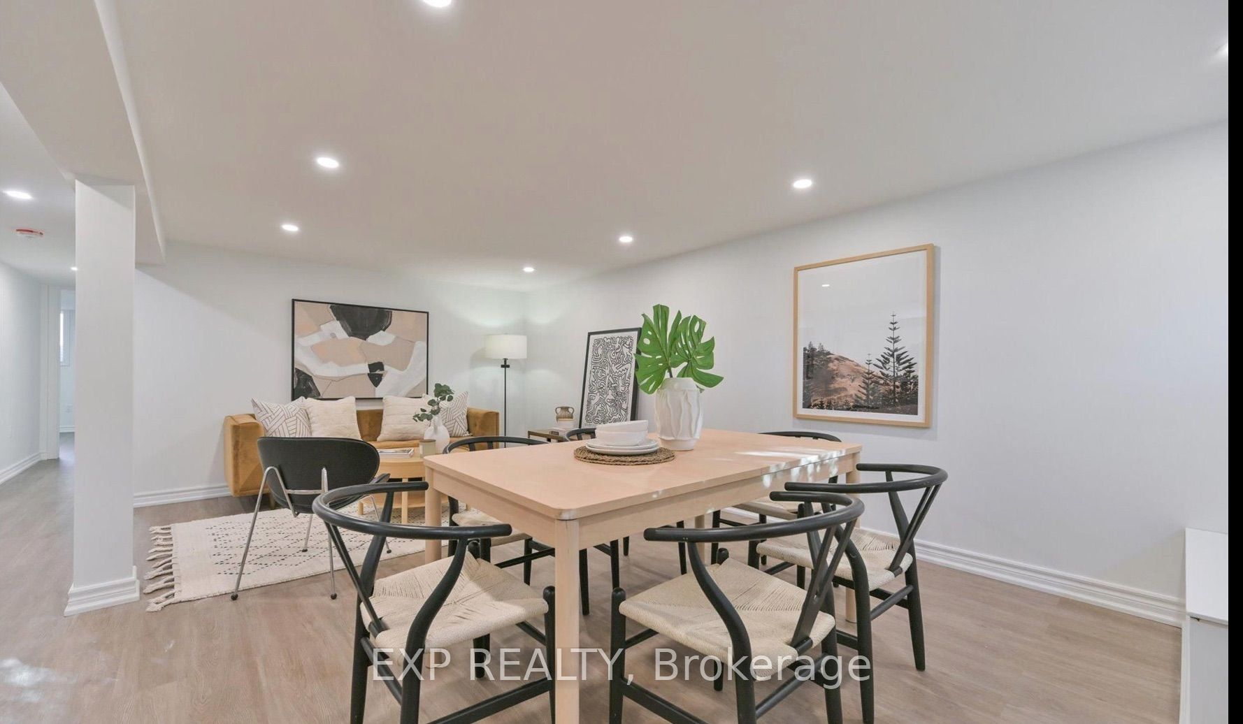 Residential Lease in Richmond Hill 3