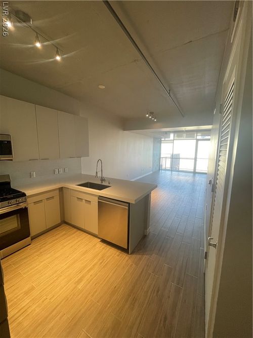405-353 E Bonneville Ave, Las Vegas, NV, 89101-6622 | Card Image