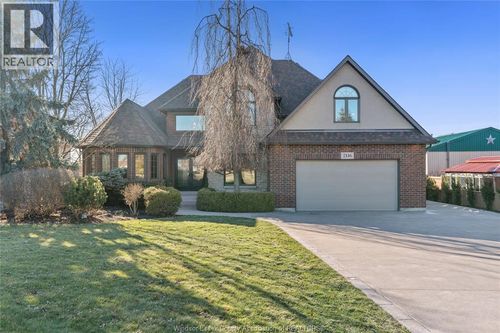 2116 Front Road, Amherstburg, ON, N9V3R3 | Card Image