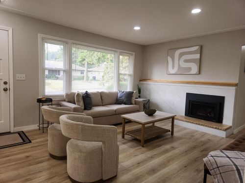 500 Bennett Dr Ne, Fridley, MN, 55432-5017 | Card Image