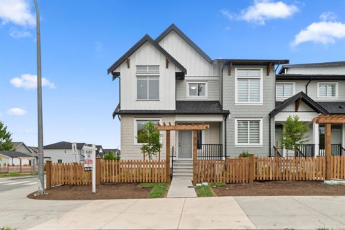 20993 83 Ave, Langley, BC, V2Y4K4 | Card Image