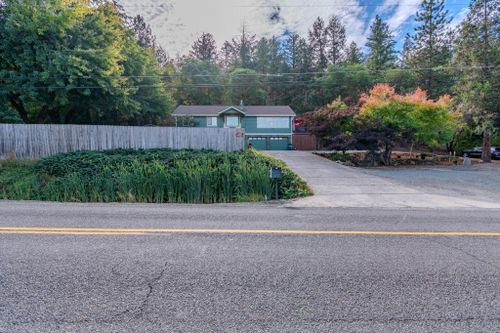 6645 Pioneer Road, Medford, OR, 97501 | Card Image