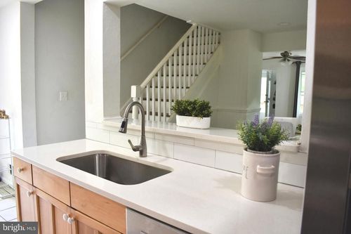 19127 Windsor Rd, TRIANGLE, VA, 22172-2422 | Card Image