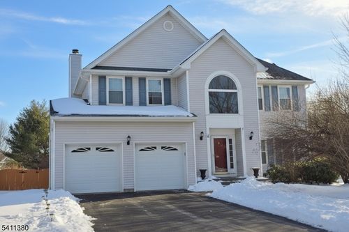 4 Castle Ct, Somerset, NJ, 08873-5333 | Card Image