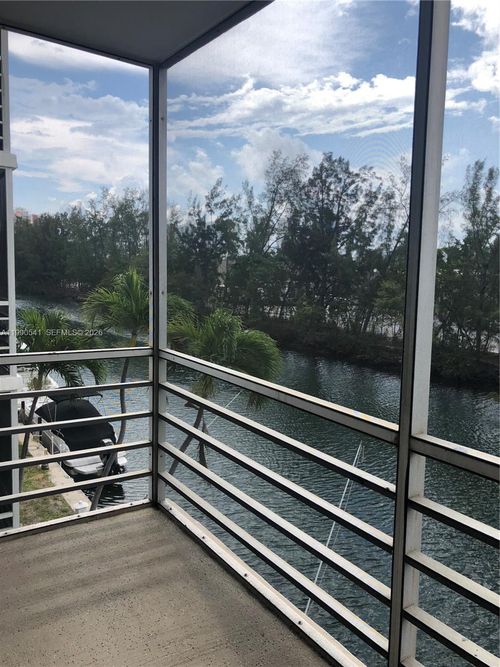 305-3660 Ne 166th St, North Miami Beach, FL, 33160-3859 | Card Image