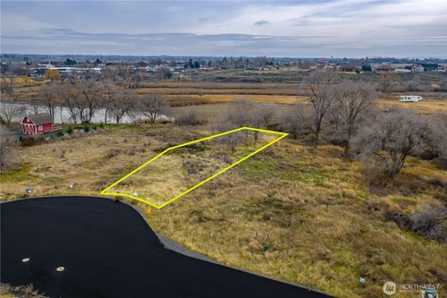 18-18 Valley Rd Ne, Moses Lake, WA, 98837 | Card Image