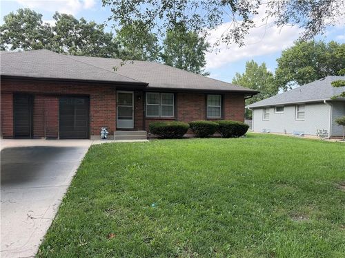 1005 Nw Mock Ave, Blue Springs, MO, 64015-3017 | Card Image