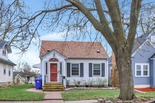 736 Cottage Ave E, Saint Paul, MN, 55106-1709 | Card Image