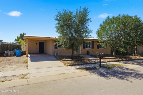 7390 N Dickinson Pl, Tucson, AZ, 85741-2116 | Card Image
