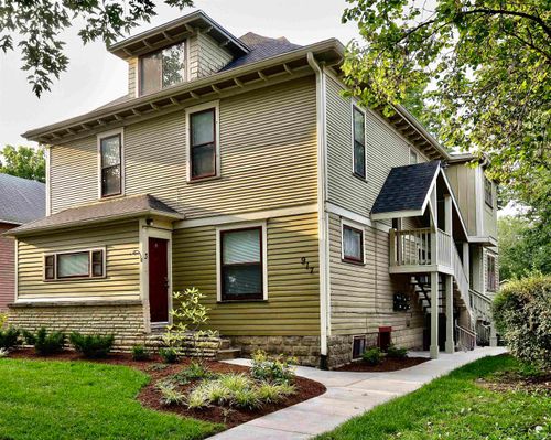 917 Laramie St, Manhattan, KS, 66502-5378 | Card Image