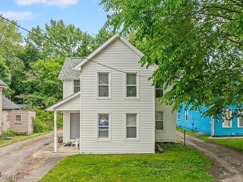 319 Sterling Ct, Akron, OH, 44304-1840 | Card Image