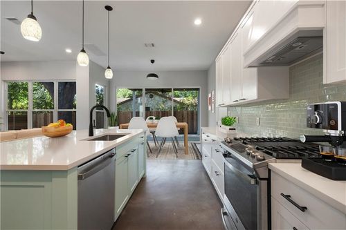 1-1107 Stobaugh St, Austin, TX, 78757-1432 | Card Image