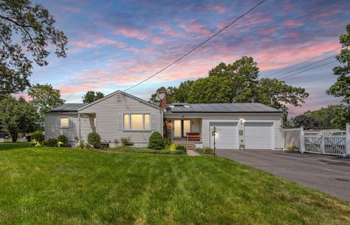 12 Arlington Rd, Windsor Locks, CT, 06096-1209 | Card Image