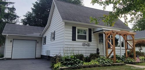 5562 Liberty St, Dryden, MI, 48428-7706 | Card Image