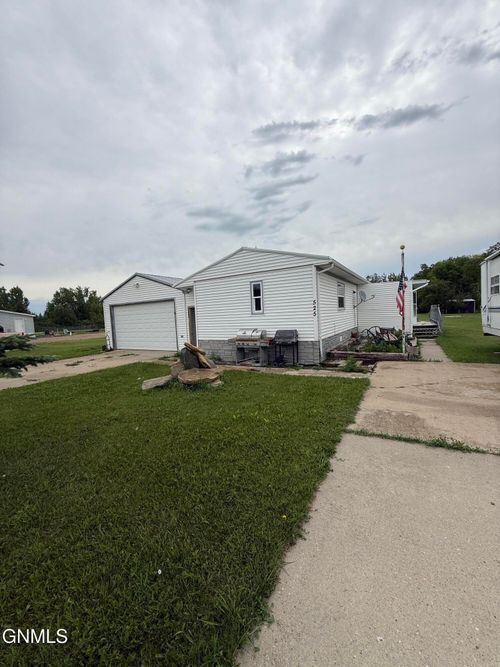525 Stadler St, Turtle Lake, ND, 58575-4315 | Card Image