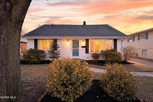 507 S Goodyear St, Oregon, OH, 43616-2916 | Card Image