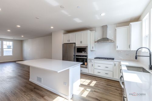 157 Yorktown Ct, Libertyville, IL, 60048-2086 | Card Image