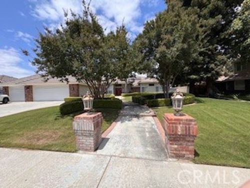 8804 Omeara Court, Bakersfield, CA, 93311 | Card Image