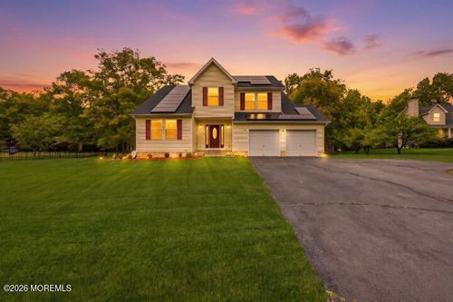 11 Country Rd, Jackson, NJ, 08527-3300 | Card Image