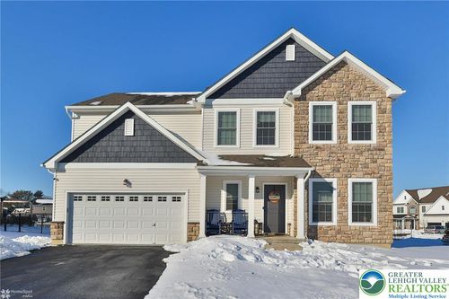 1071 Lisa Ln, Palmer Twp, PA, 18045-2039 | Card Image