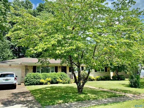10011 Strong Dr Se, Huntsville, AL, 35802 | Card Image