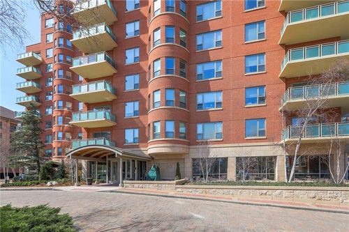 1001-4950 Central St, Kansas City, MO, 64112-2589 | Card Image
