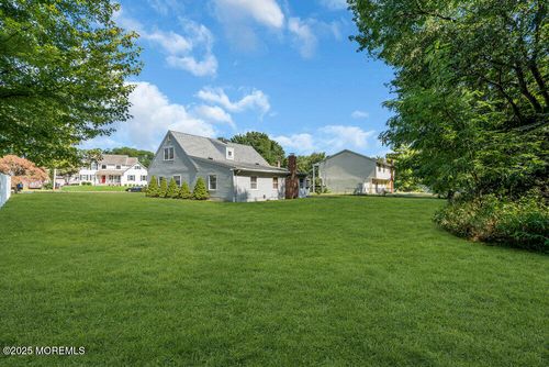 52 Warren Pl, North Middletown, NJ, 07748-1033 | Card Image