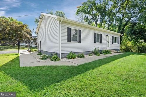 3914 Chestnut St, WILMINGTON, DE, 19808-5708 | Card Image