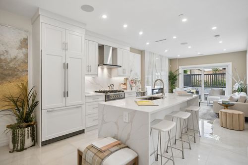 2523 8th Ave W, Vancouver, BC, V6K2B3 | Card Image