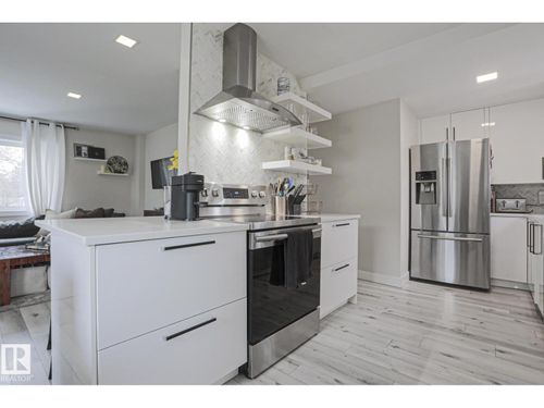 9319 92 St Nw, Edmonton, AB, T6C3R7 | Card Image