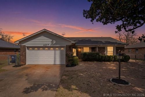 427 E F St, Jenks, OK, 74037-3338 | Card Image
