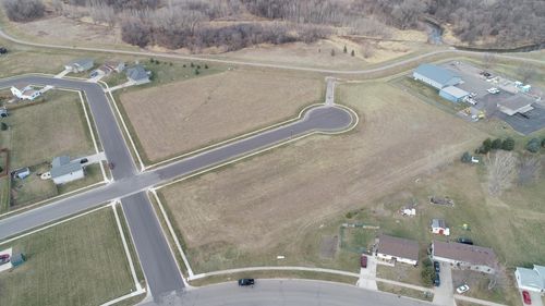 507 Darlene Dr, Marshall, MN, 56258-2346 | Card Image