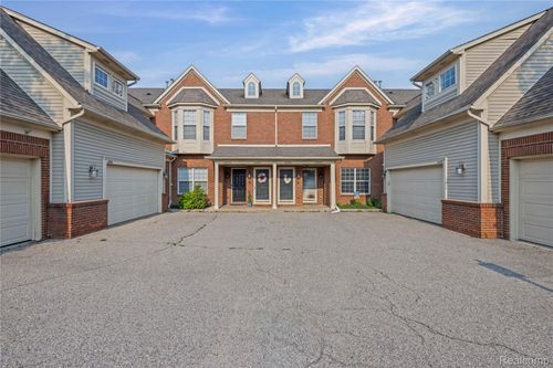 43270 Pendleton Cir, Sterling Heights, MI, 48313-1983 | Card Image