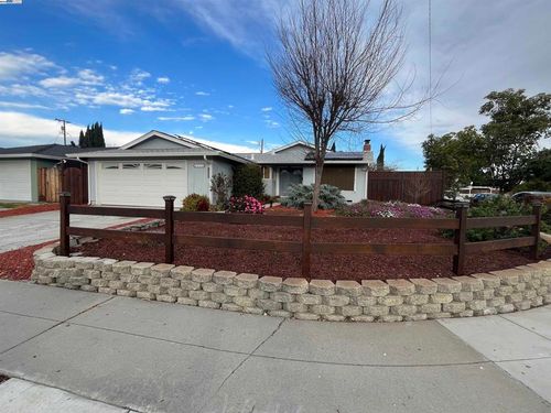 5774 Crow Ln, San Jose, CA, 95123-3316 | Card Image