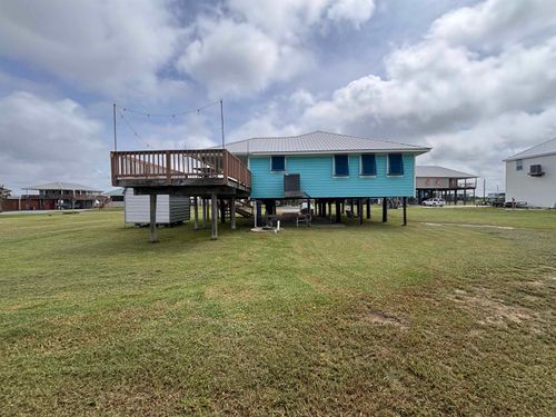 121 Peach St, Grand Isle, LA, 70358-5000 | Card Image