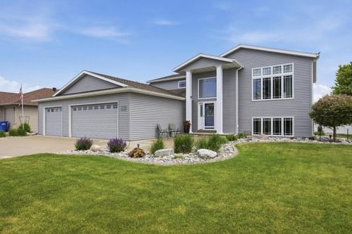 4758 43rd St S, Fargo, ND, 58104-4281 | Card Image