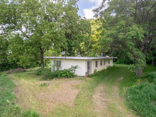 119 E Davis St, Mound City, MO, 64470-1401 | Card Image