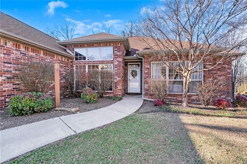 39 Brecknock Dr, Bella Vista, AR, 72714-2804 | Card Image