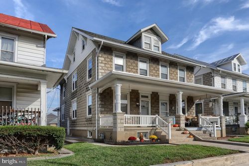 67 W Granada Ave, Hershey, PA, 17033-1441 | Card Image