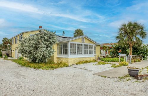 102 11th Ave, ST PETE BEACH, FL, 33706-4281 | Card Image
